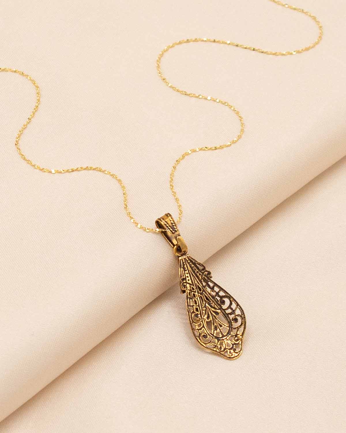 The Bolgheri Necklace (Tuscan Dreams Edition)