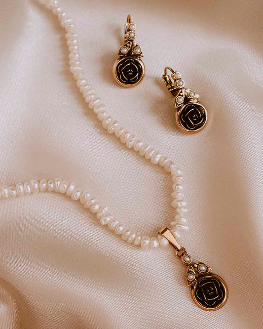 The Arezzo Earrings (That's Amore Edition)