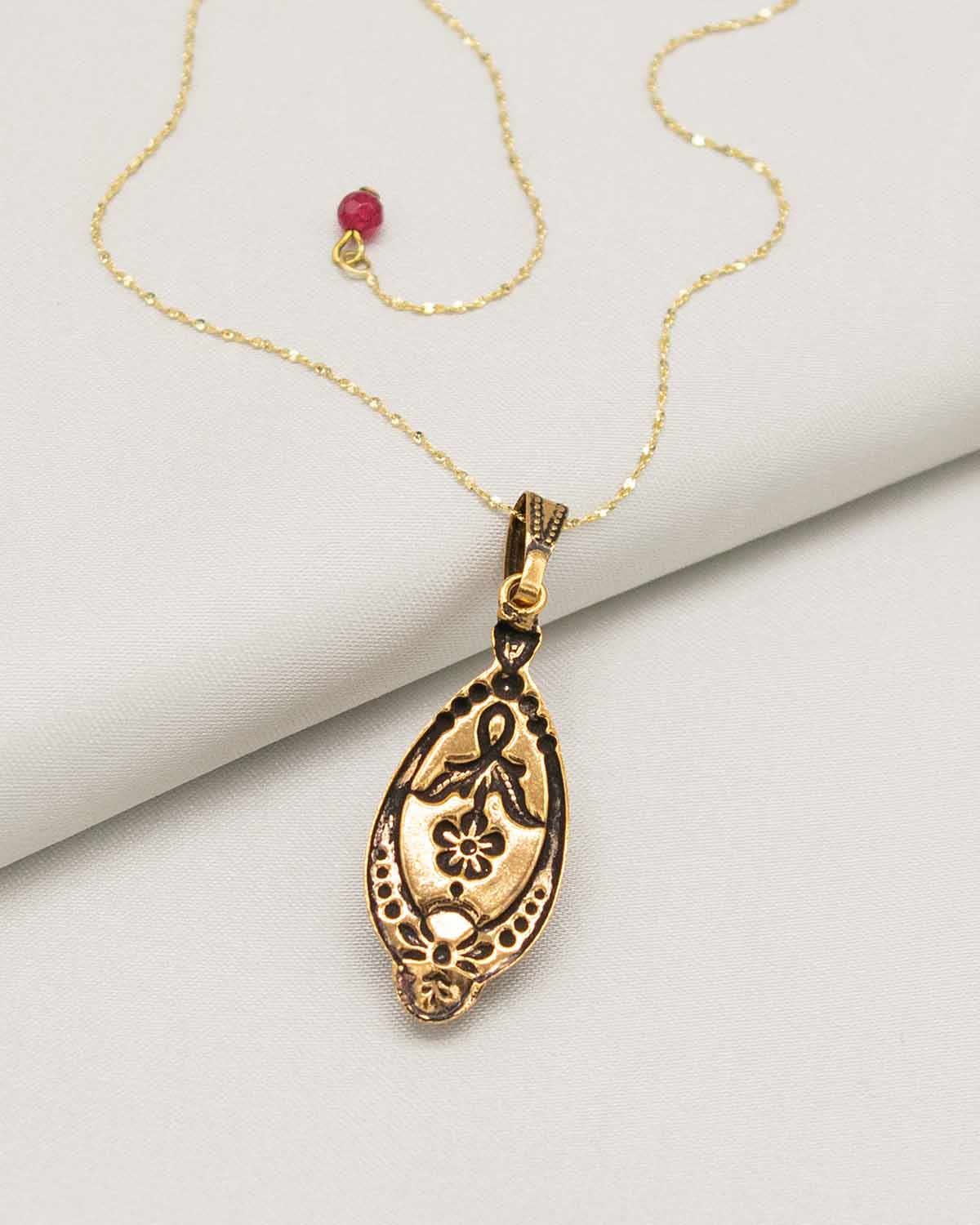 Necklace – Vintage Jewelry in Royal | Pendant Ortica Style Italy) (Handmade Magenta