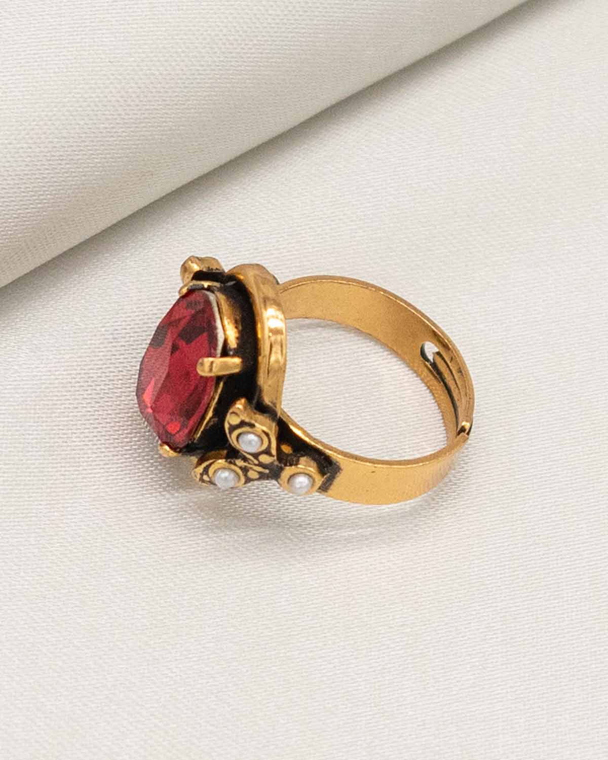 The Pitti Ring (Majestic Aura Edition)